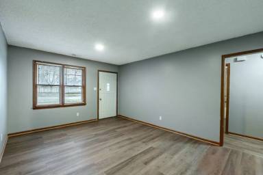 Main picture of 1700 SW Central Park Ave