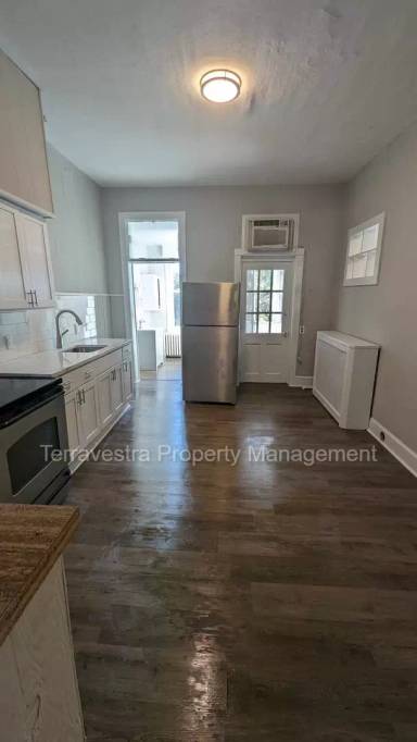 Main picture of 506 High St N