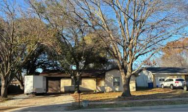 Main picture of 818 Casa Linda St