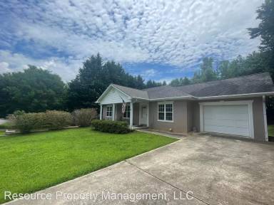 Main picture of 3640 Joyce St