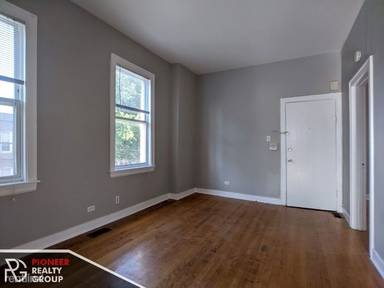 Main picture of 2257 W Hirsch St