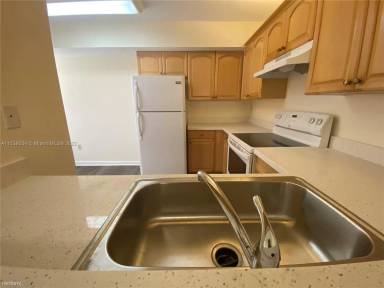 Main picture of 1240 N Hiatus Rd