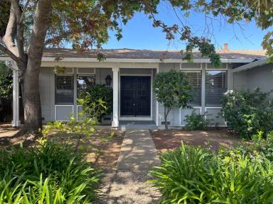 Main picture of 8421 Westwood Dr