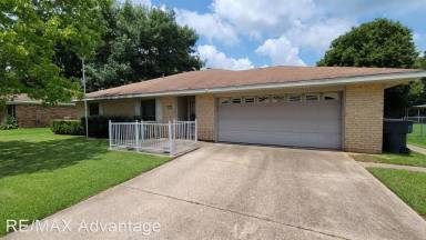 Main picture of 2105 Beauregard Pl