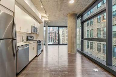 Main picture of 707 S Clark St