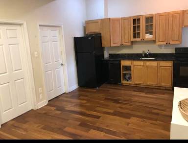 Main picture of 1525 W Girard Ave