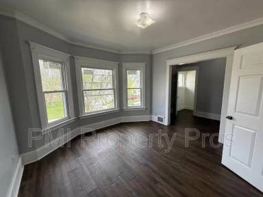 Main picture of 2155 N 32nd St