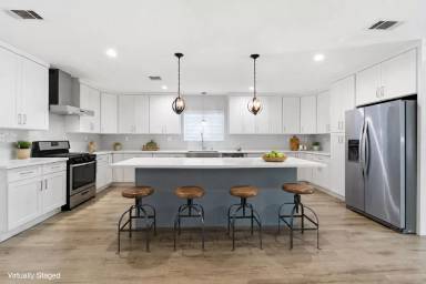 Main picture of 2122 S Highland Ave