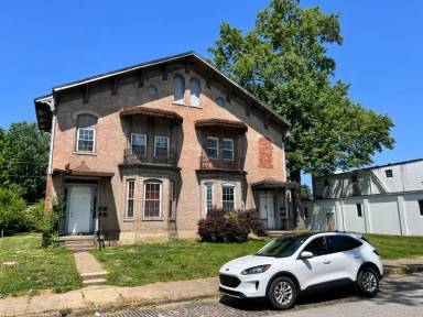 Main picture of 410 N 3rd Ave