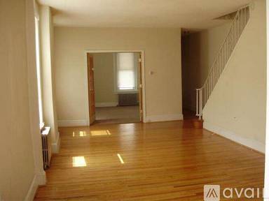 Main picture of 455 Leverington Ave