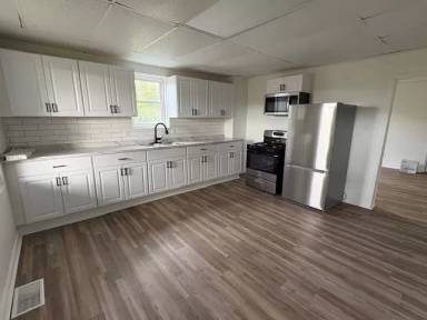 Main picture of 190 Economy St