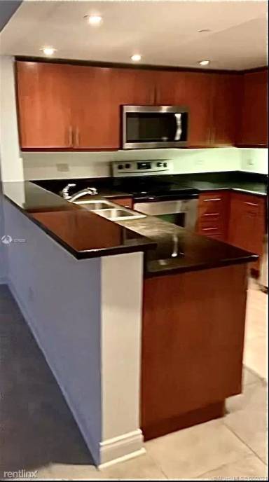 Main picture of 111 E Flagler St
