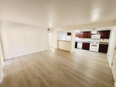 Main picture of 5001 River Glen Dr