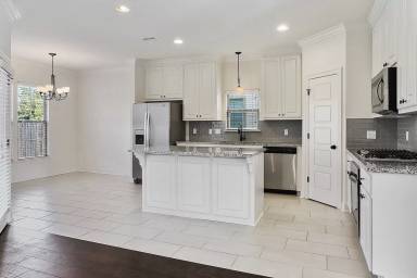 Main picture of 4868 Old Landing Dr