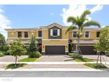 Main picture of 810 W Village Cir