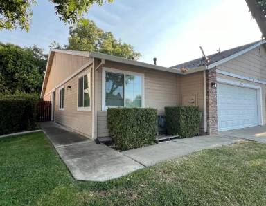 Main picture of 1741 Wildflower Cir