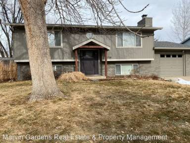 Main picture of 1738 S Pratt Pkwy