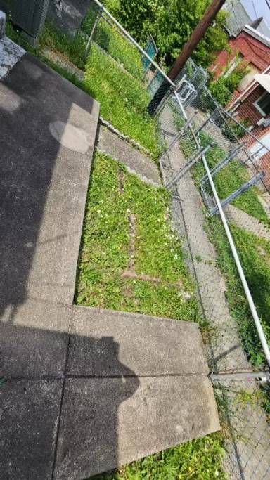 Main picture of 1005 Burnside Rd