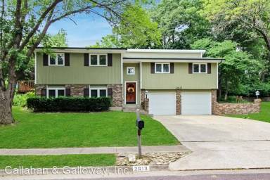 Main picture of 2613 Johnson Dr