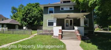 Main picture of 1225 N Institute Pl