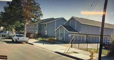 Main picture of 2000 E Wilshire Ave