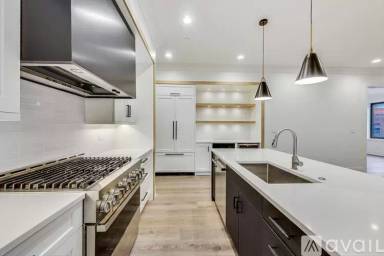 Main picture of 4920 N Lincoln Ave