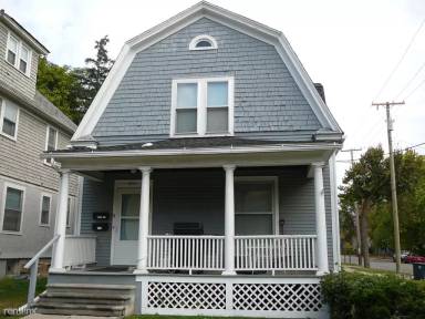 Main picture of 1015 S State St