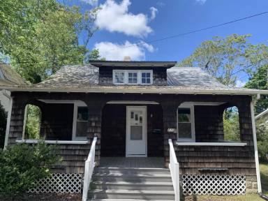 Main picture of 210 Marshall St