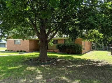 Main picture of 801 Hillside Dr