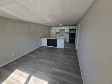 Main picture of 704 Amhurst Dr