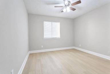 Main picture of 4220 Strathmore Dr