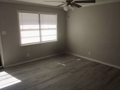 Main picture of 2605 Oak Dr