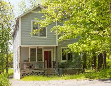 Main picture of 411 Elm St