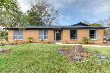 Main picture of 8418 Sophist Cir E