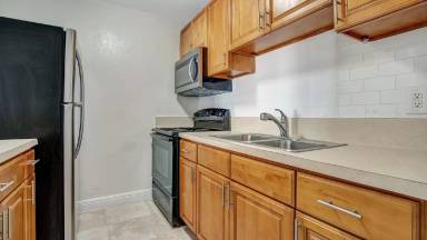 Main picture of 1707 Eastern Rd