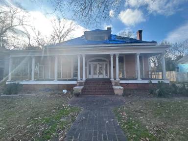 Main picture of 531 S Washington Ave