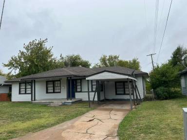 Main picture of 2704 NW 19th St