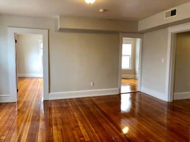 Main picture of 710 Cranston St
