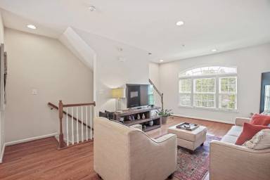 Main picture of 3825 Commodore Joshua Barney Dr NE