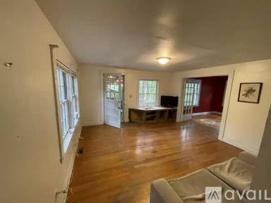 Main picture of 1111 Ridgewood Ln