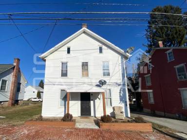 Main picture of 120 Main St