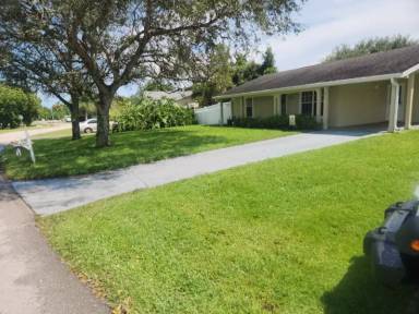 Main picture of 631 Schumann Dr