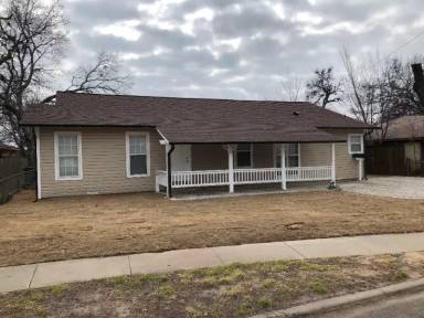 Main picture of 810 E 5th St