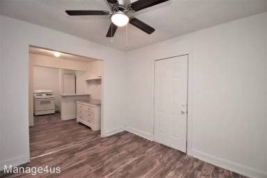 Main picture of 1915 45th St