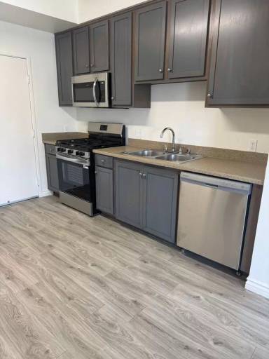Main picture of 840 Palm Ave