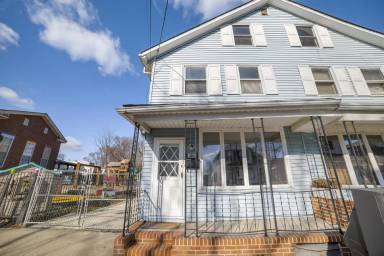 Main picture of 205 Clarkson St