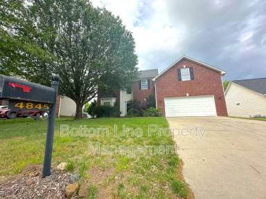 Main picture of 4845 Chesney St NW