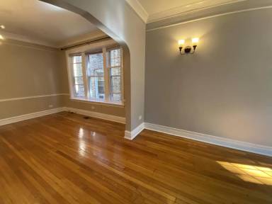 Main picture of 5711 N Glenwood Ave