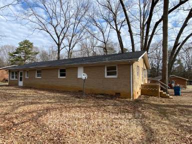 Main picture of 3810 Vanderburg Dr S