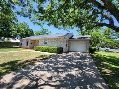Main picture of 626 S Creek St